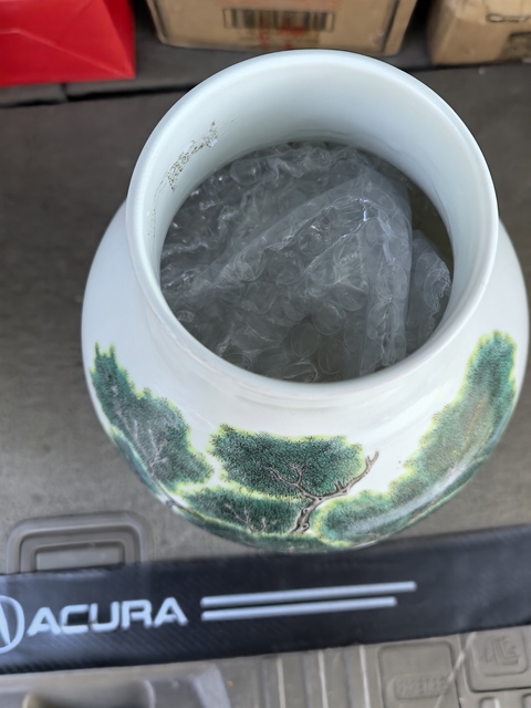 古玩陶瓷人物紋粉彩瓶真品鑒賞圖