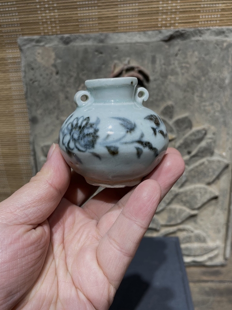 古玩陶瓷青花花卉紋雙系罐真品鑒賞圖