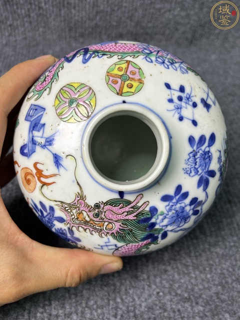 古玩陶瓷清晚·青花粉彩博古龍紋罐 真品鑒賞圖