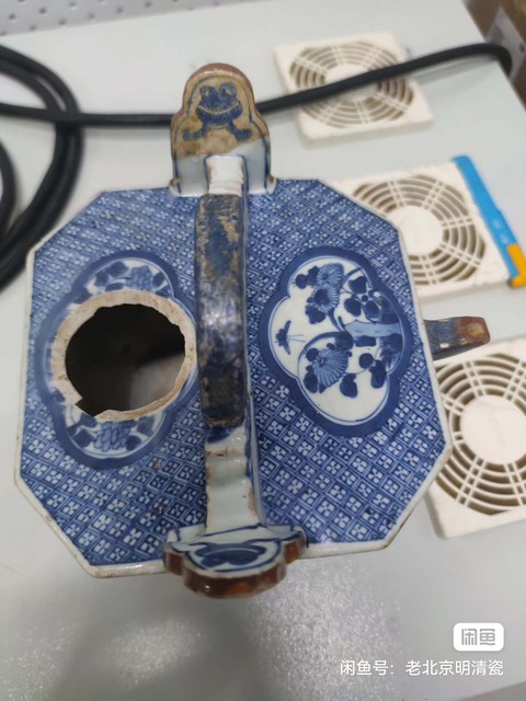 古玩陶瓷清早期開(kāi)窗云龍紋壺真品鑒賞圖