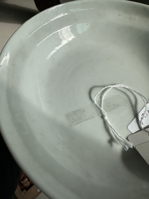 古玩陶瓷瓜蝶連綿粉彩蓋盤真品鑒賞圖