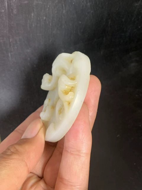 古玩玉器和田玉雕螭龍紋玉璧真品鑒賞圖