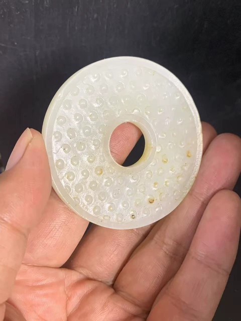 古玩玉器和田玉雕螭龍紋玉璧真品鑒賞圖