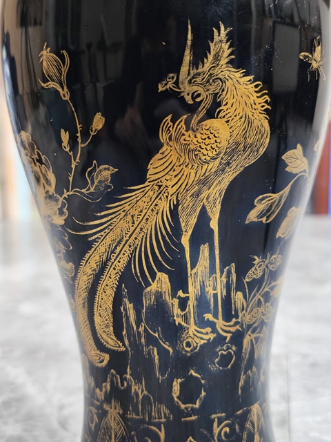 古玩陶瓷烏金釉描金鳳凰牡丹紋觀音瓶真品鑒賞圖