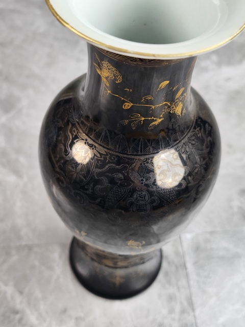 古玩陶瓷烏金釉描金鳳凰牡丹紋觀音瓶真品鑒賞圖