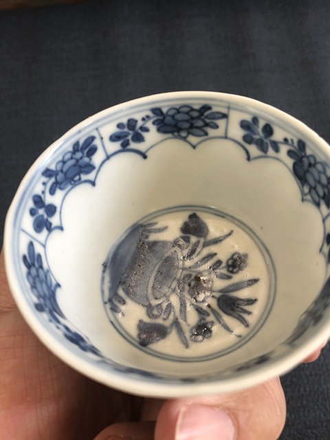 古玩陶瓷青花花卉杯真品鑒賞圖