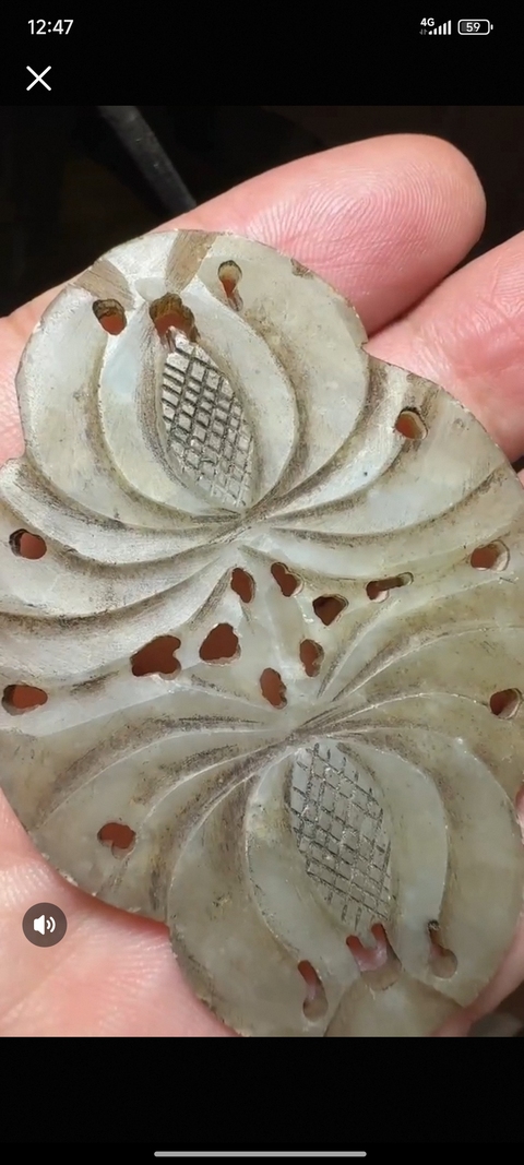 古玩玉器岫玉雕“花卉佩”真品鑒賞圖