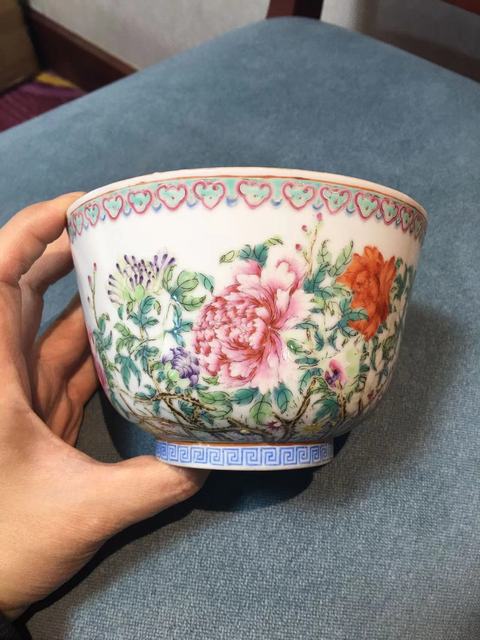 古玩陶瓷粉彩云鶴三多紋碗真品鑒賞圖