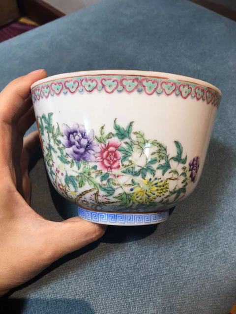 古玩陶瓷粉彩云鶴三多紋碗真品鑒賞圖