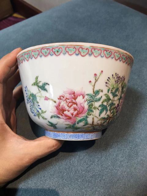 古玩陶瓷粉彩云鶴三多紋碗真品鑒賞圖