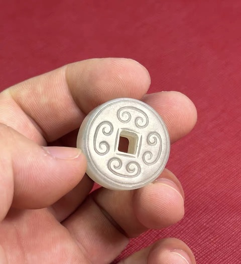 古玩玉器和田玉雕“卷云紋璧”真品鑒賞圖