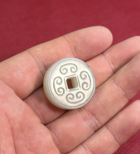 古玩玉器和田玉雕“卷云紋璧”真品鑒賞圖