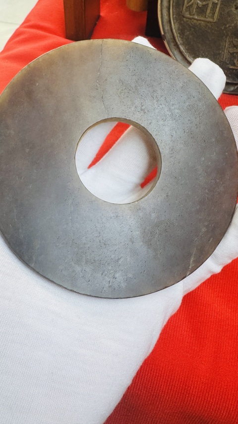 古玩玉器現(xiàn)代仿齊家文化玉璧真品鑒賞圖