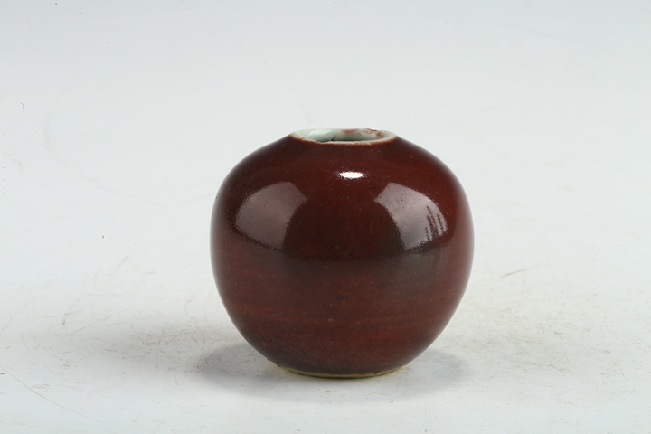 古玩陶瓷清中晚·紅釉水盂真品鑒賞圖