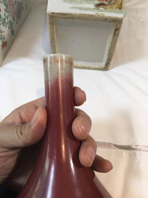 古玩陶瓷郎紅釉膽瓶真品鑒賞圖