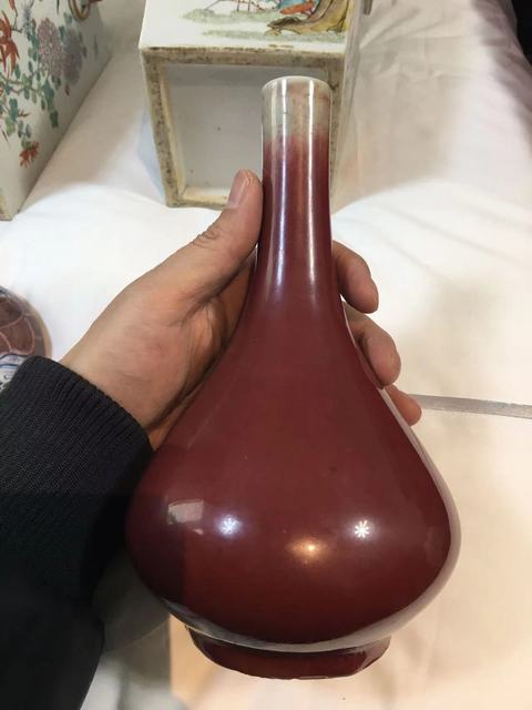 古玩陶瓷郎紅釉膽瓶真品鑒賞圖