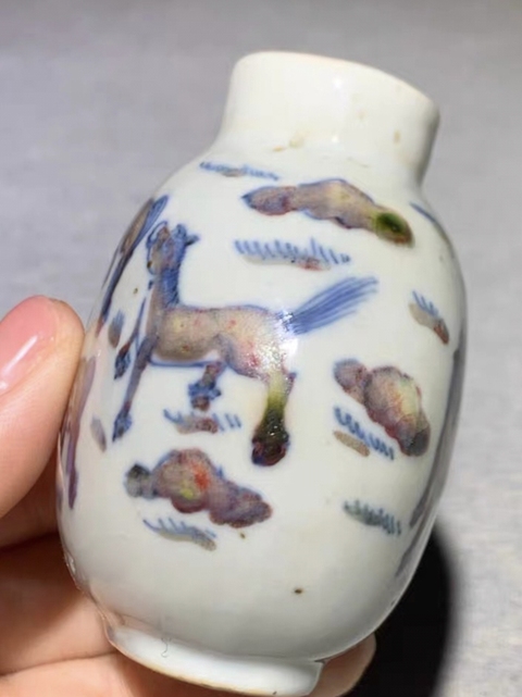 古玩陶瓷鼻煙壺真品鑒賞圖