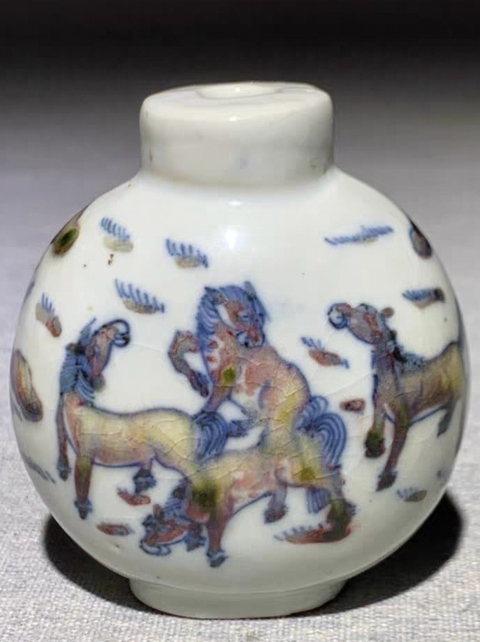 古玩陶瓷鼻煙壺真品鑒賞圖