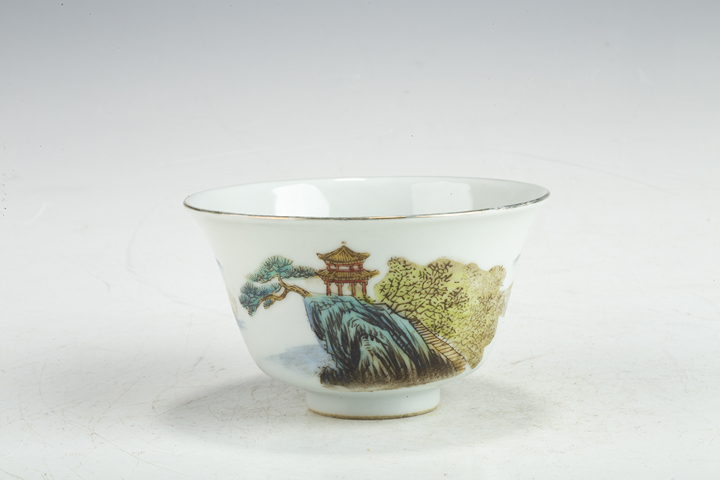 古玩陶瓷創(chuàng)匯·粉彩山水人物茶碗拍賣，當(dāng)前價格196元