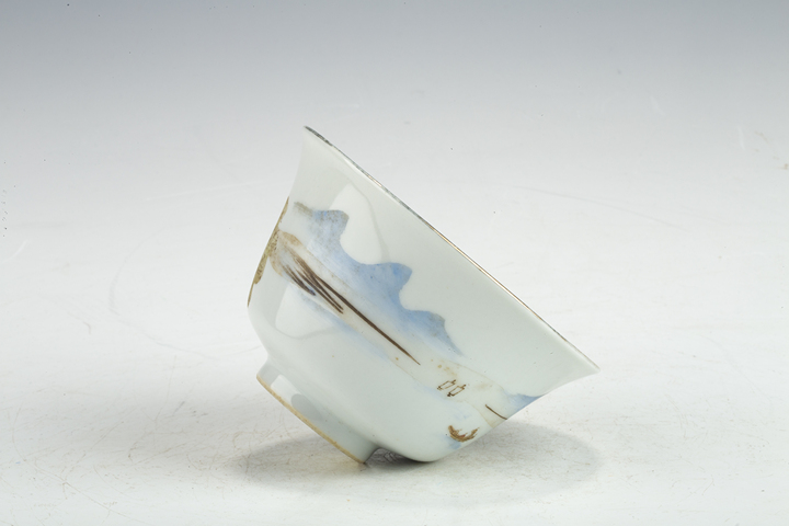 古玩陶瓷創(chuàng)匯·粉彩山水人物茶碗拍賣，當(dāng)前價格196元