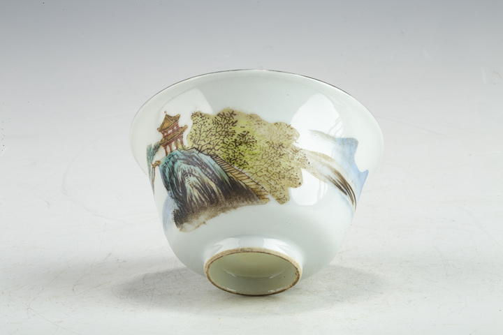 古玩陶瓷創(chuàng)匯·粉彩山水人物茶碗拍賣，當(dāng)前價格196元