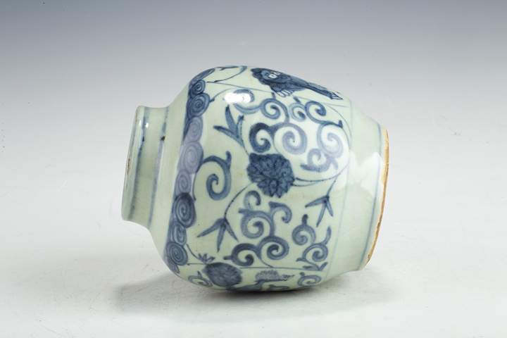 古玩陶瓷明晚·青花獅子穿花紋蓋罐真品鑒賞圖