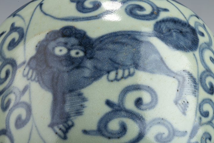 古玩陶瓷明晚·青花獅子穿花紋蓋罐真品鑒賞圖