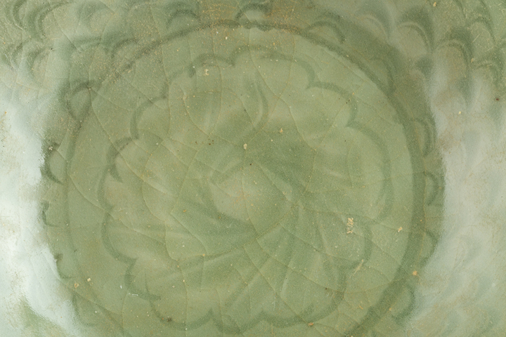 古玩陶瓷明代·青釉刻花紋花口盤拍賣，當(dāng)前價(jià)格560元