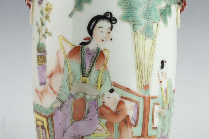 古玩陶瓷民國·粉彩三娘教子紋輔首瓶真品鑒賞圖