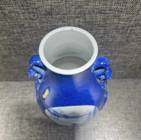 古玩陶瓷撒藍釉開窗青花山水人物故事紋如意耳尊真品鑒賞圖