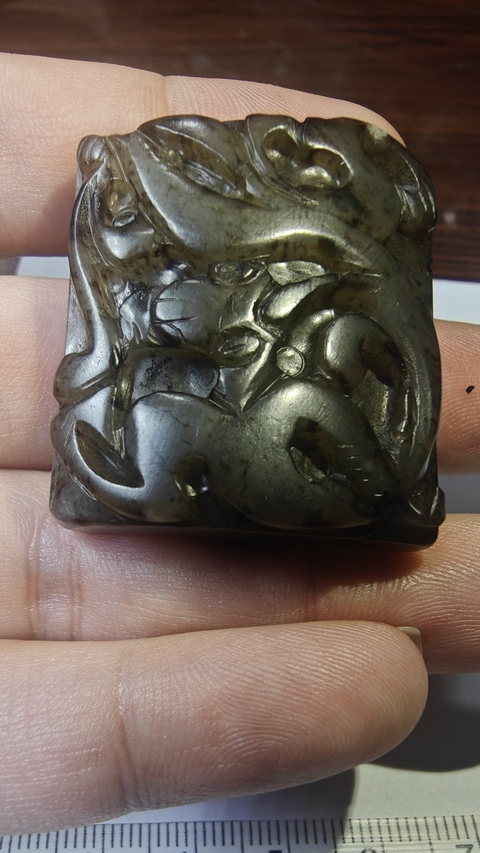 古玩玉器和田玉雕“螭龍紋帶扣”拍賣，當(dāng)前價(jià)格15800元