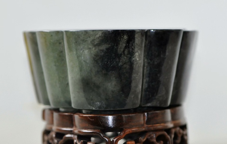 古玩玉器天然翡翠海棠洗真品鑒賞圖