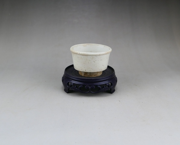 古玩陶瓷明代.白釉唇口杯拍賣，當(dāng)前價(jià)格33元