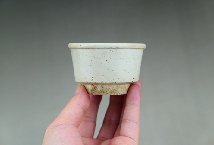 古玩陶瓷明代.白釉唇口杯拍賣，當(dāng)前價(jià)格33元