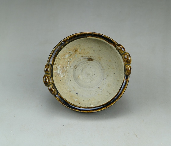 古玩陶瓷精品:明末清初褐釉雙耳三獸足香爐（文房雅器）拍賣，當前價格0元