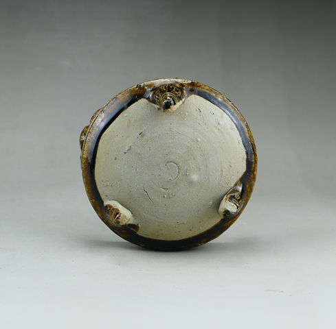 古玩陶瓷精品:明末清初褐釉雙耳三獸足香爐（文房雅器）拍賣，當前價格0元