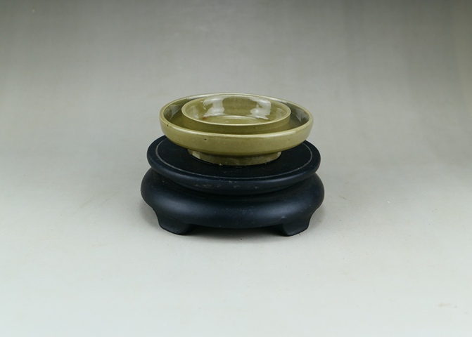 古玩陶瓷精品:明代龍泉窯青瓷托盤（極品釉光）拍賣，當前價格0元