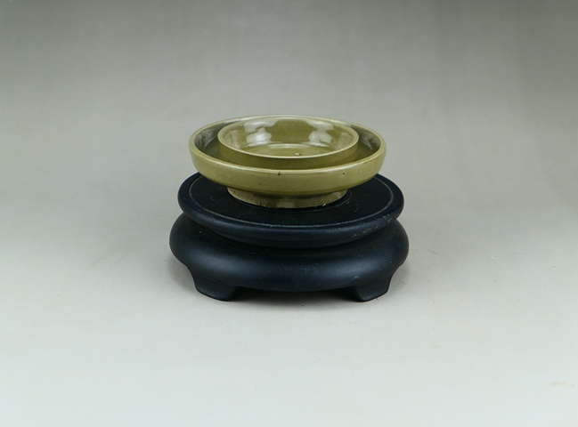 古玩陶瓷精品:明代龍泉窯青瓷托盤（極品釉光）拍賣，當前價格0元