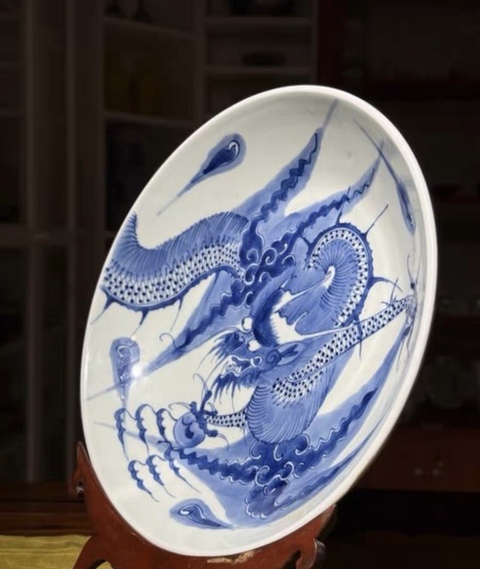 古玩陶瓷青花過墻龍紋盤真品鑒賞圖