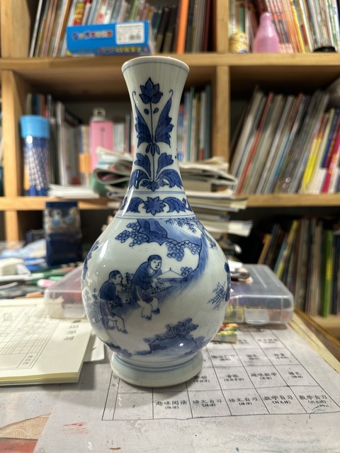 古玩陶瓷明崇禎 青花人物紋膽瓶真品鑒賞圖