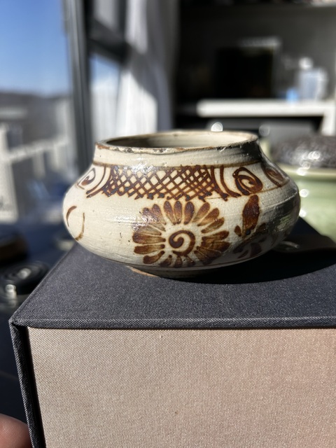 古玩陶瓷磁州窯鐵銹菊花紋小罐真品鑒賞圖