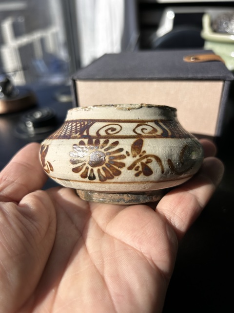 古玩陶瓷磁州窯鐵銹菊花紋小罐真品鑒賞圖