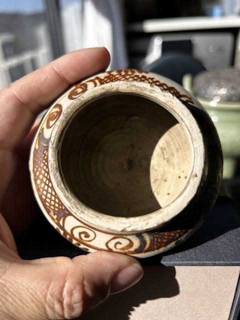 古玩陶瓷磁州窯鐵銹菊花紋小罐真品鑒賞圖