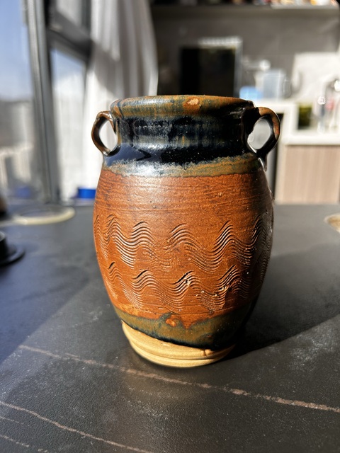 古玩陶瓷雙色釉刻水波紋雙耳罐真品鑒賞圖