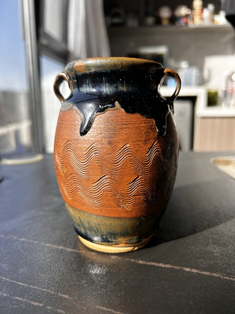 古玩陶瓷雙色釉刻水波紋雙耳罐真品鑒賞圖