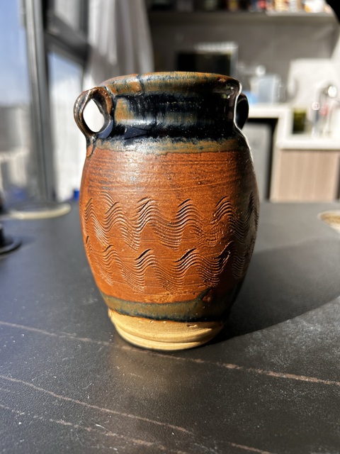 古玩陶瓷雙色釉刻水波紋雙耳罐真品鑒賞圖