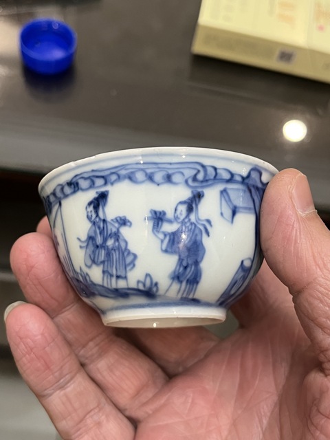 古玩陶瓷清代早期青花人物杯真品鑒賞圖