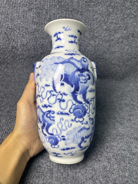 古玩陶瓷青花獅子滾繡球雙獸耳尊拍賣，當(dāng)前價格4588元