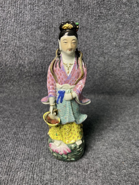 古玩陶瓷粉彩侍女塑像拍賣，當前價格1688元