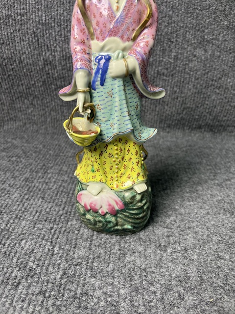 古玩陶瓷粉彩侍女塑像拍賣，當前價格1688元